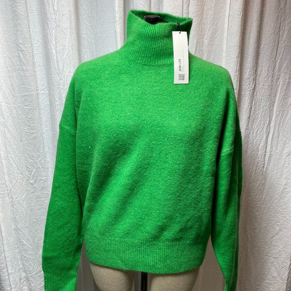 Zara Turtleneck with tags - Size Medium -  Green